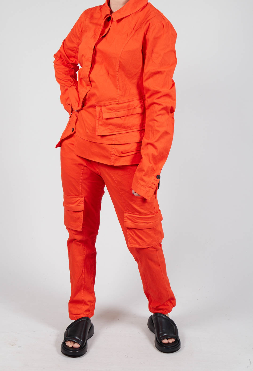 Straight-Leg Trousers with Cargo Pockets in Mandarine