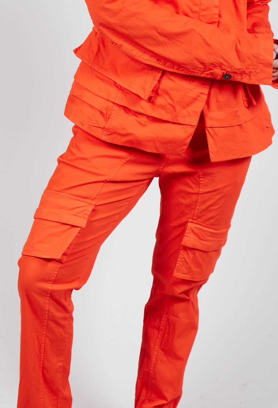 Straight-Leg Trousers with Cargo Pockets in Mandarine