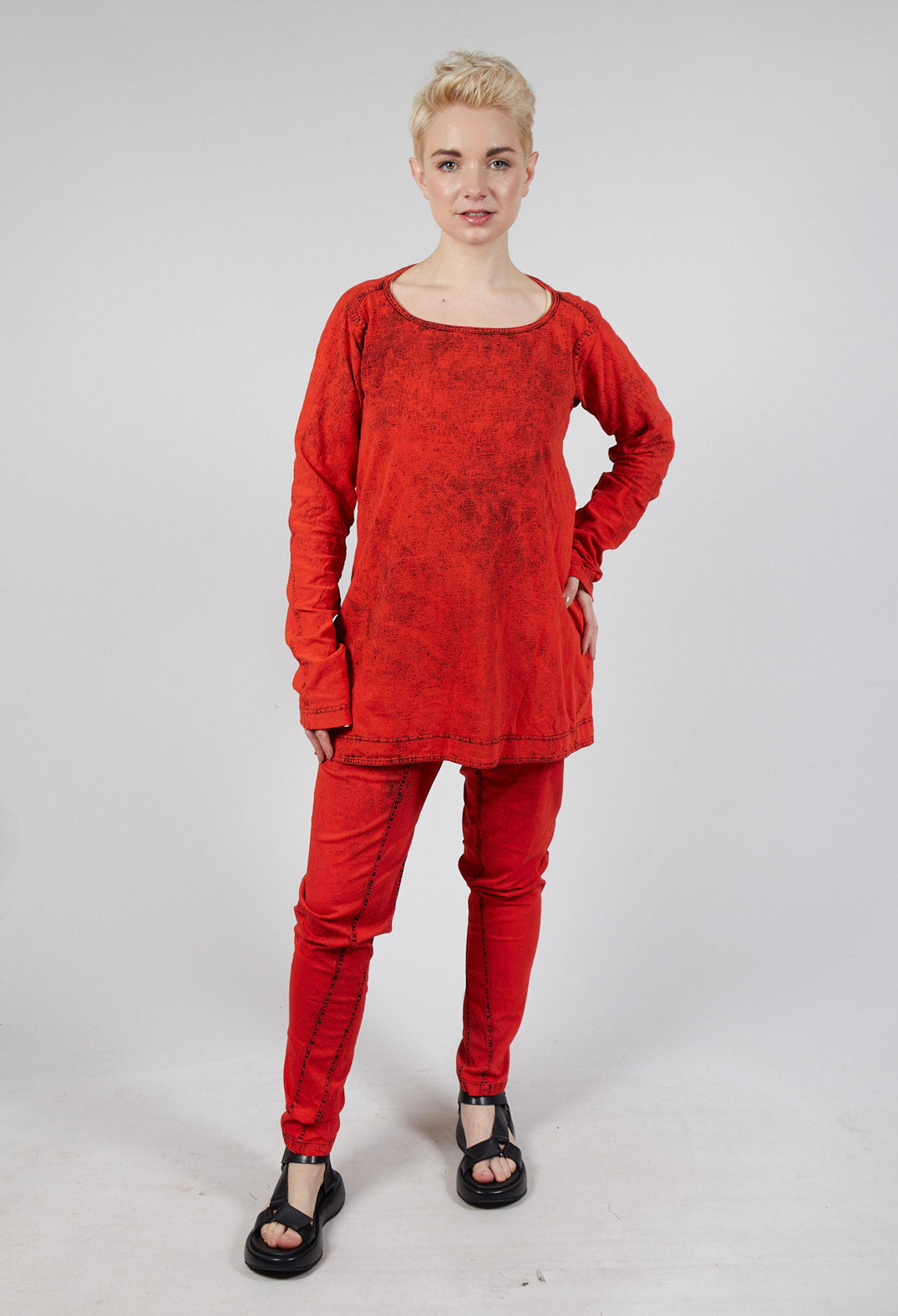 Long-Sleeve Top with Contrast Stitching in Mandarine Dye