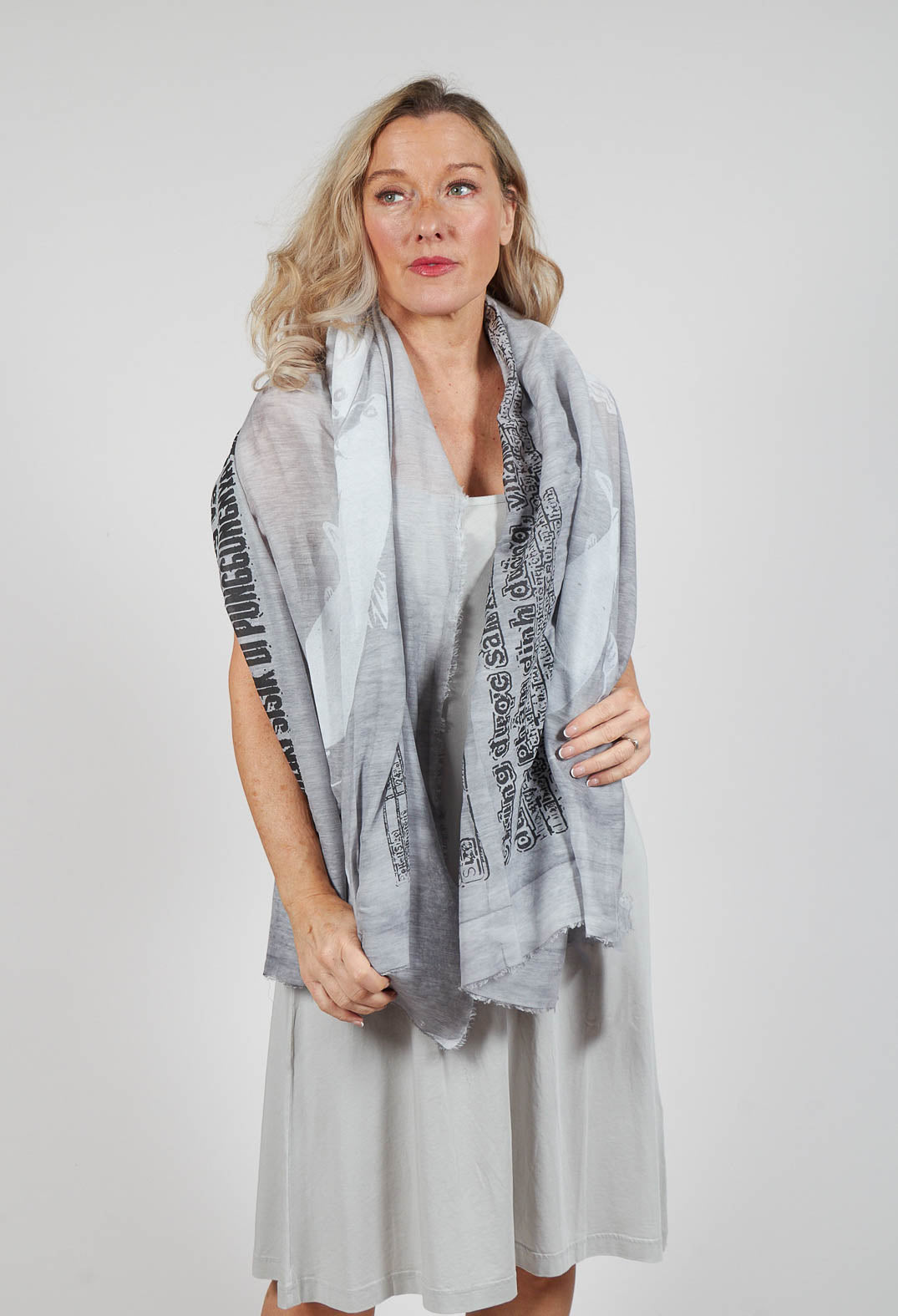 Lightweight Scarf with Motif in Grey Print