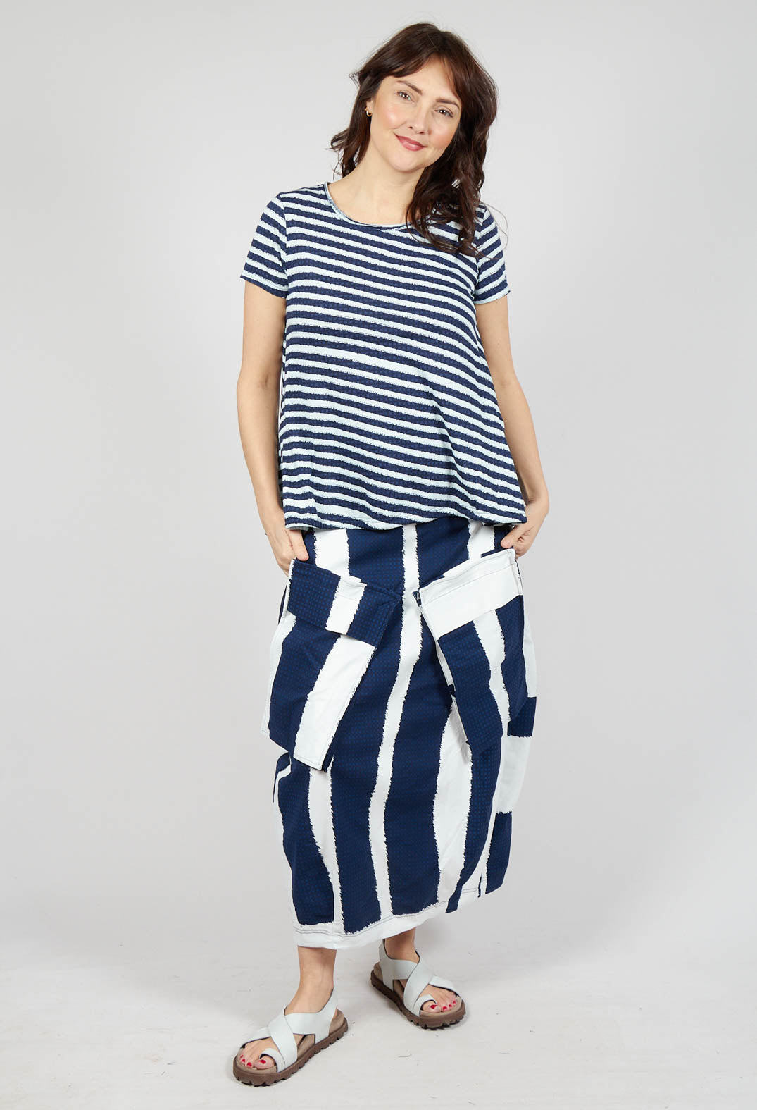 T-Shirt with Drawstring Hem in Navy Print