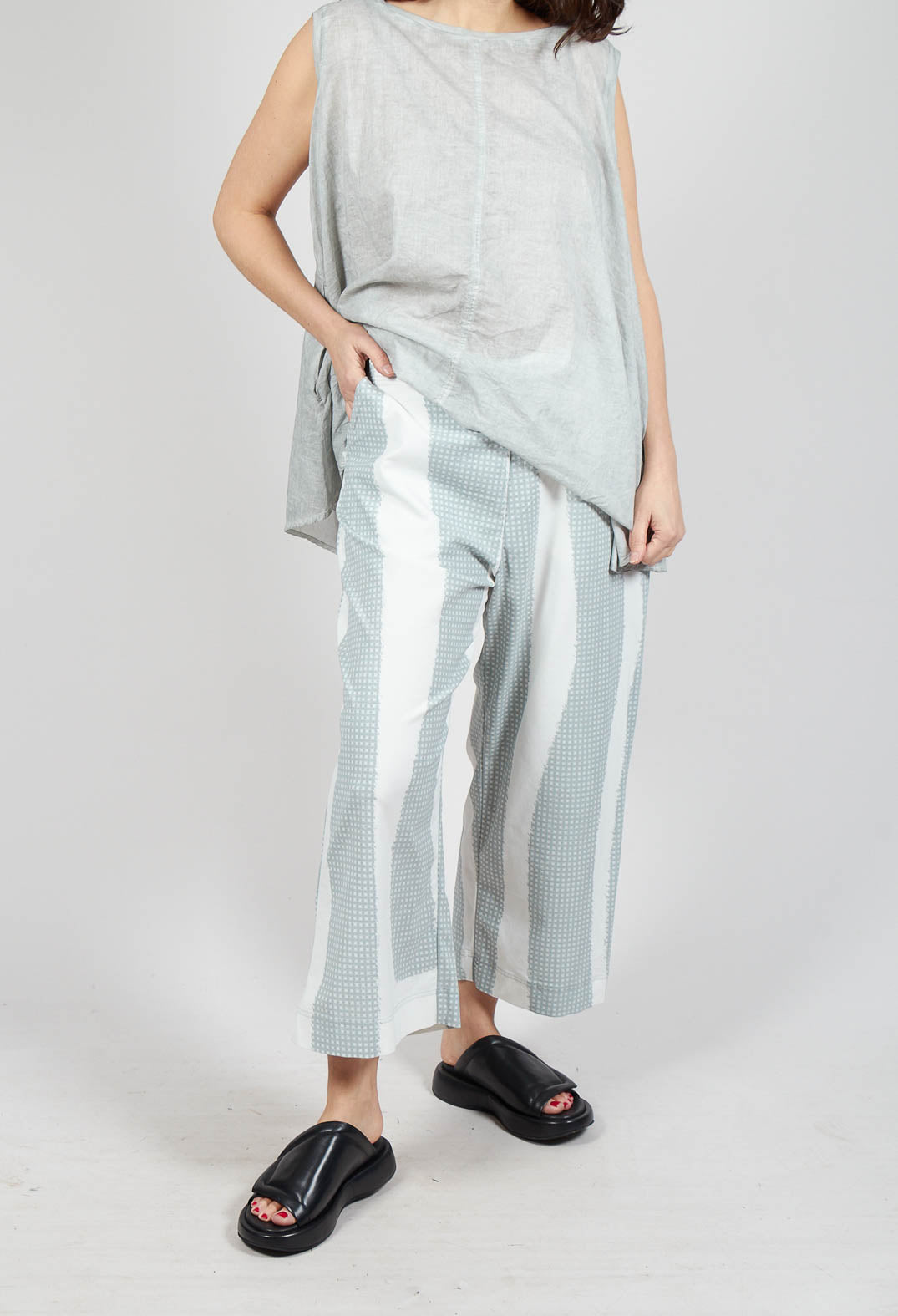 Cropped Pull On Trousers in Grey Print