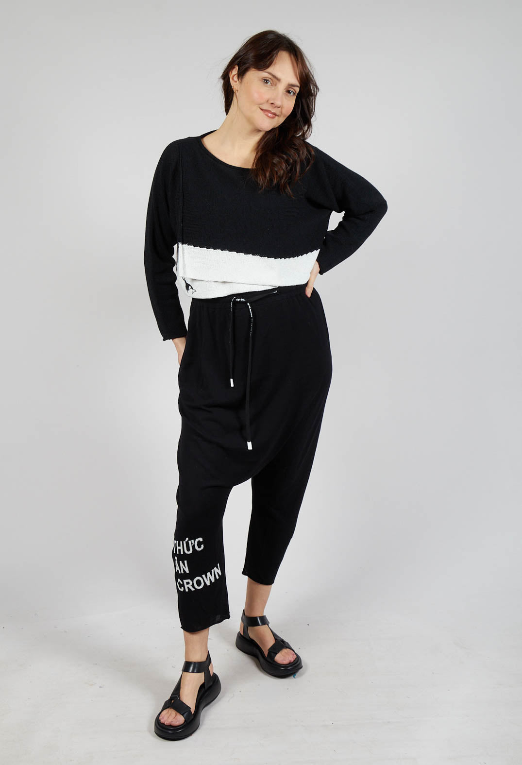 Lightweight Knitted Trousers in Black Offwhite