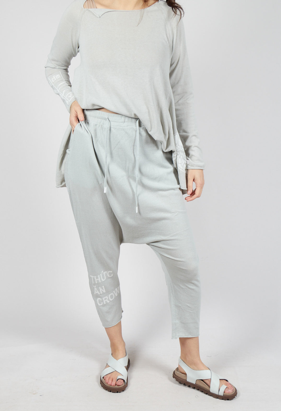 Lightweight Knitted Trousers in Grey Offwhite