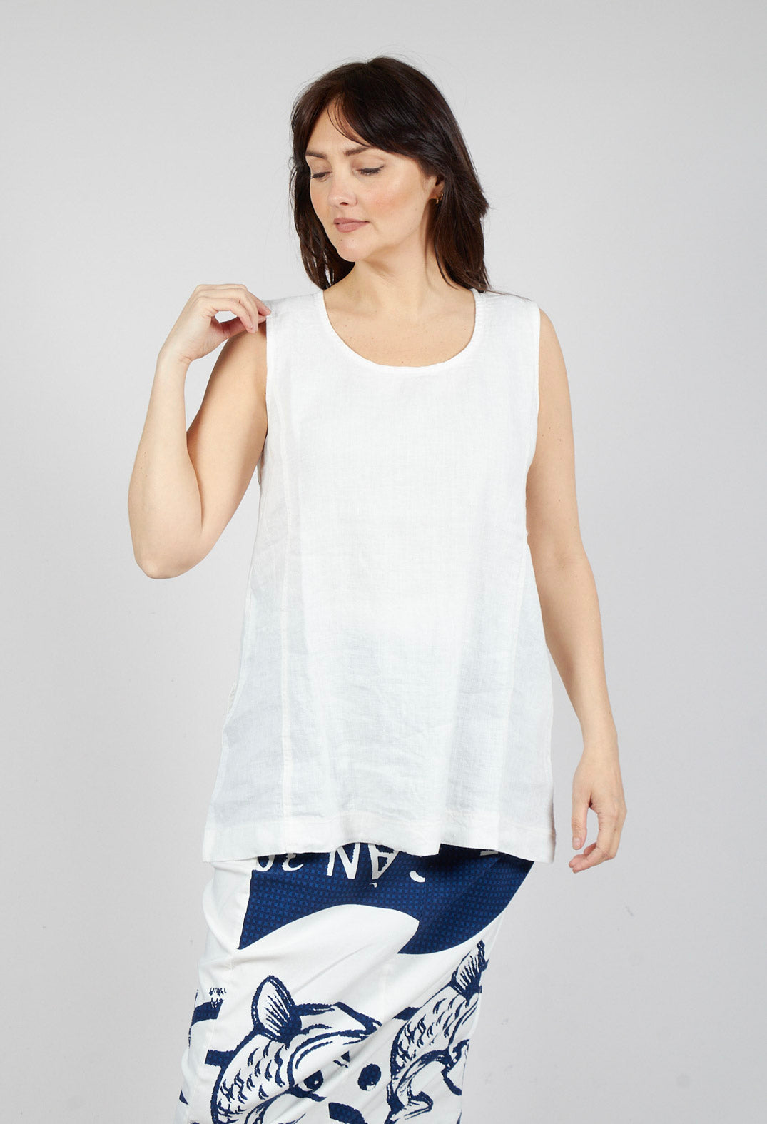 Sleeveless Linen Top in Offwhite