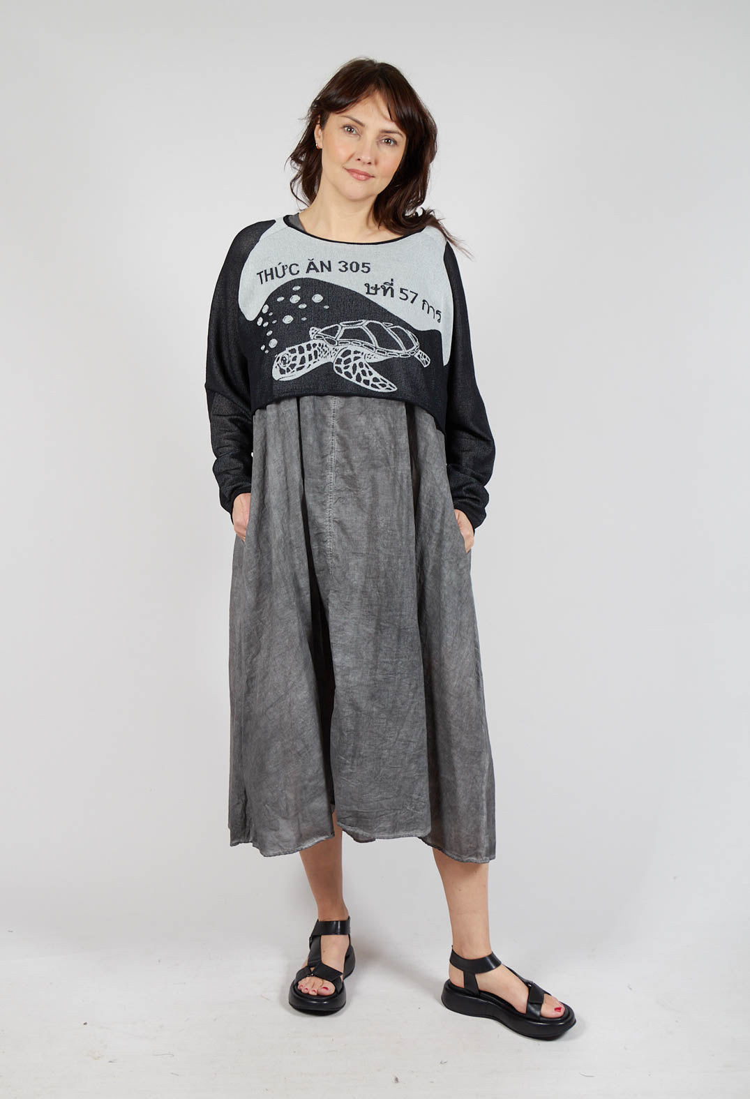 Cropped Pullover with High Low Hem in Black Jacquard