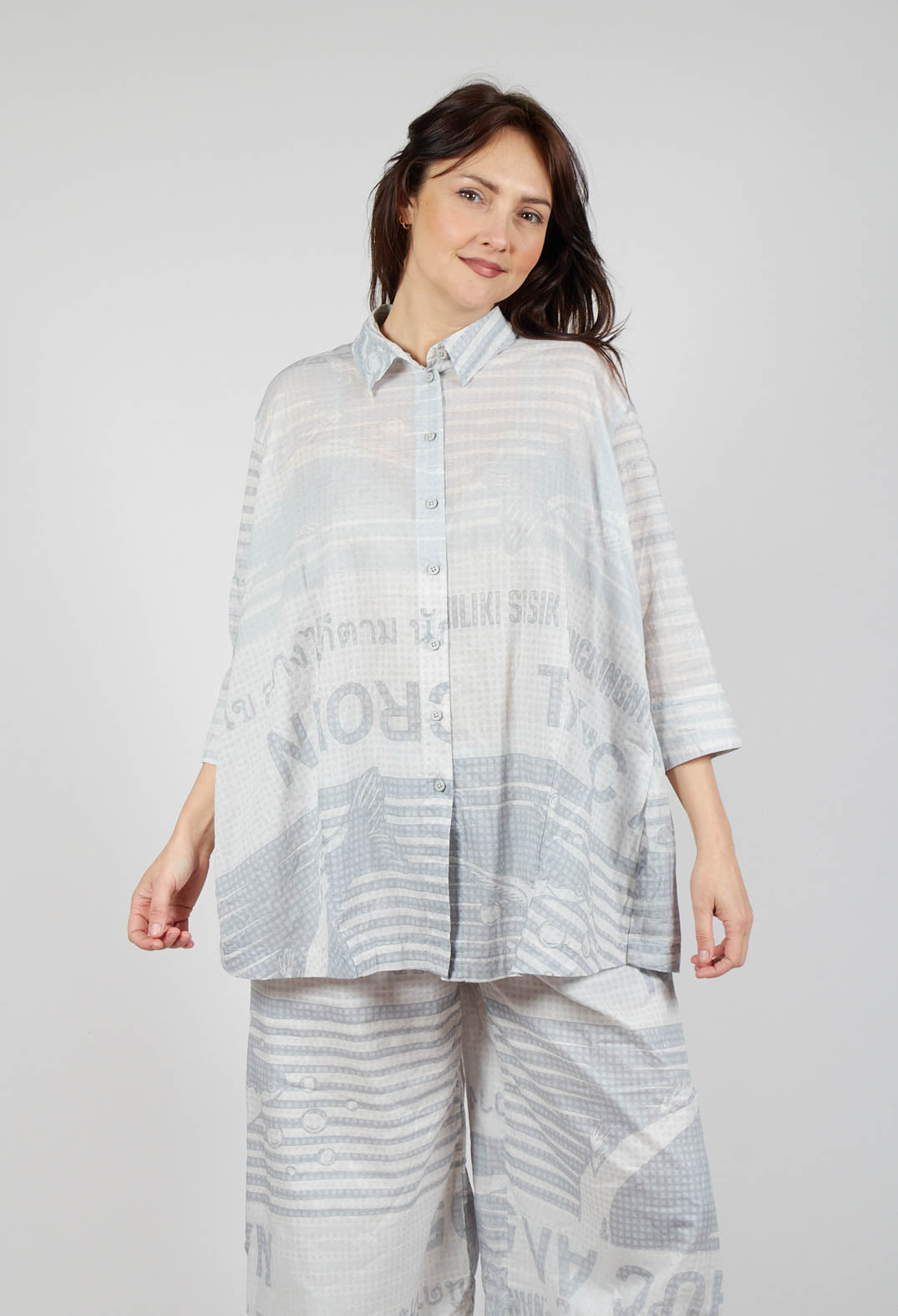 Lightweight Cotton Shirt in Grey Print