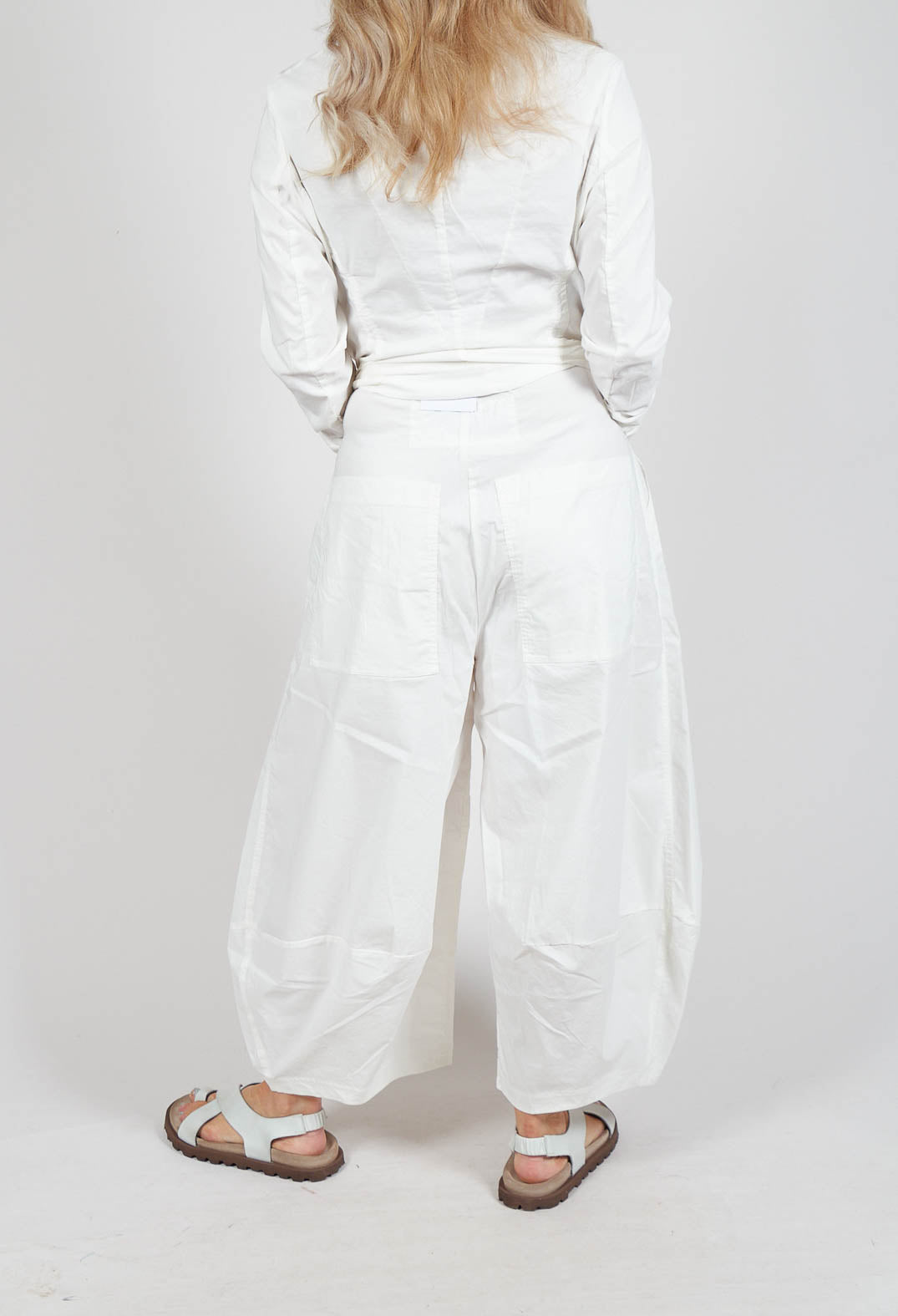 Cropped Balloon Trousers in Offwhite