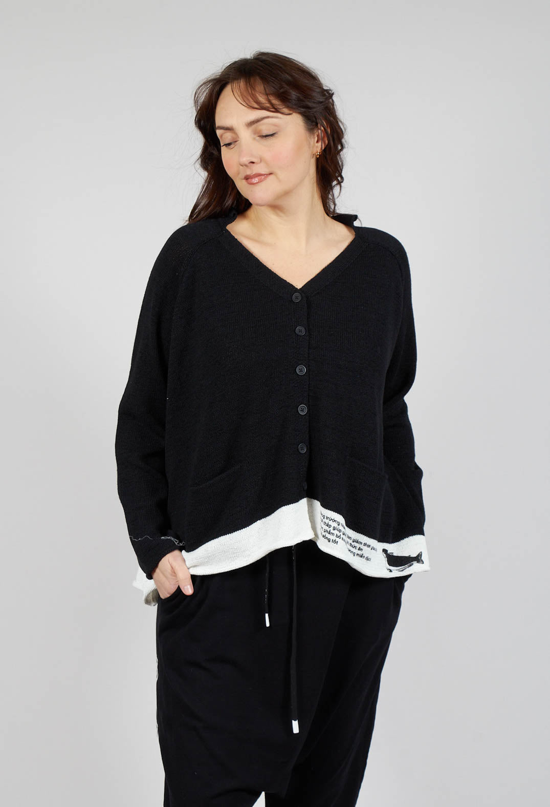 V-Neck Cardigan in Black Print