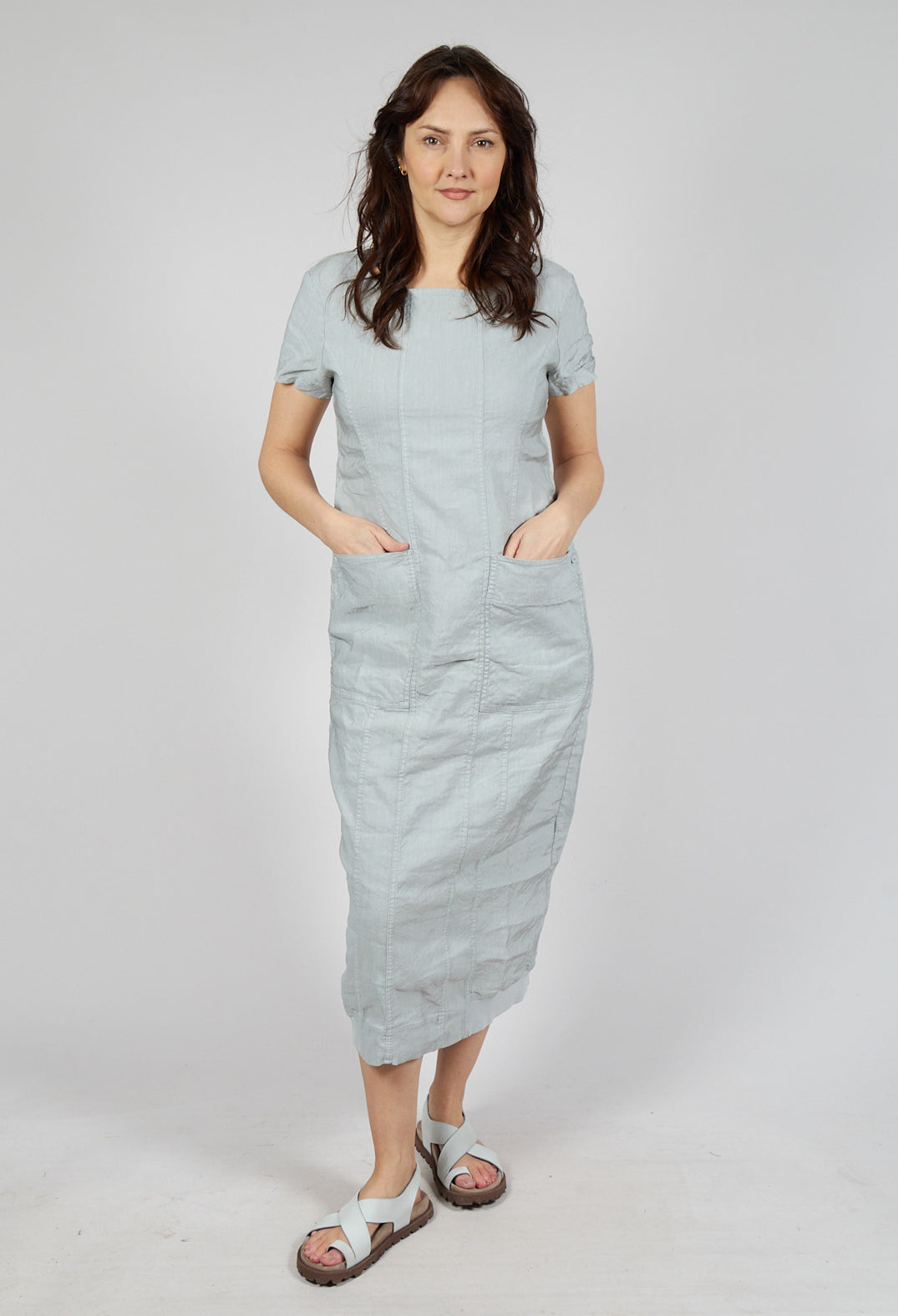 Short Sleeve Fitted Dress in Grey