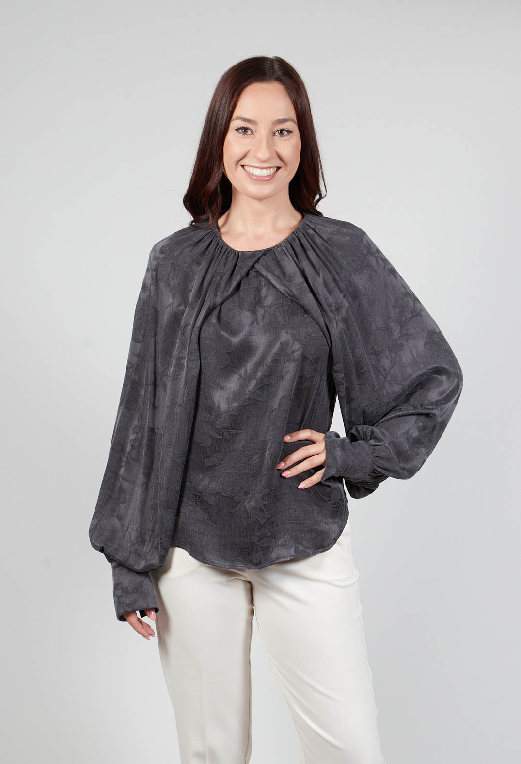 Aglaia Open Sleeve Top in Anthracite