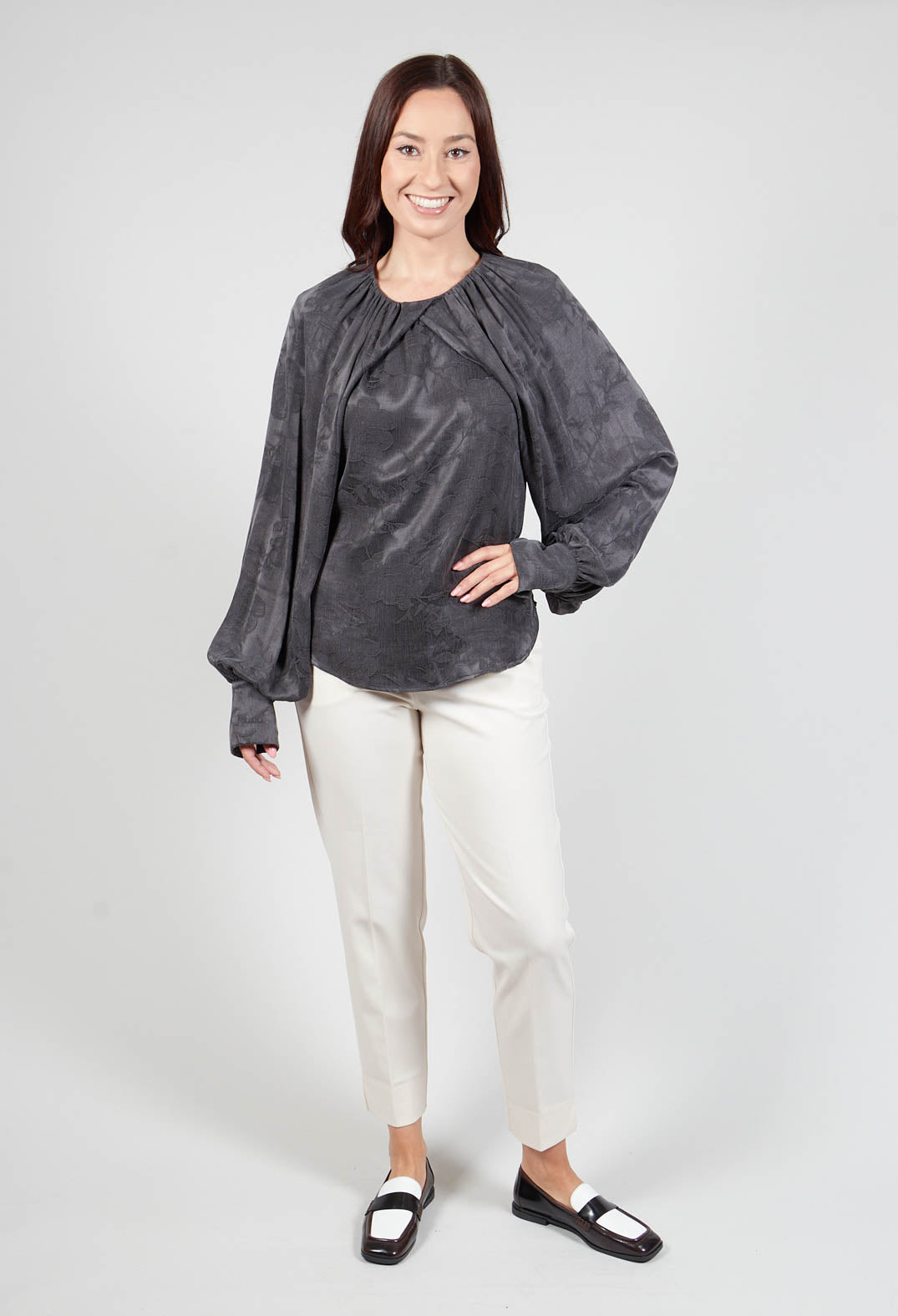 Aglaia Open Sleeve Top in Anthracite