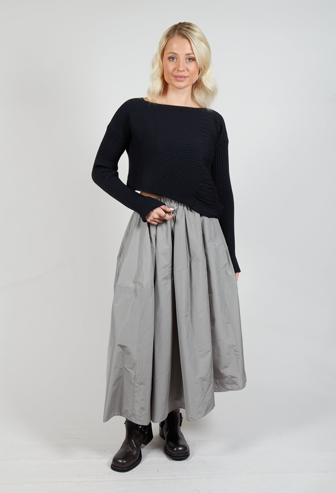 Agnes Jumper in Nero Blu