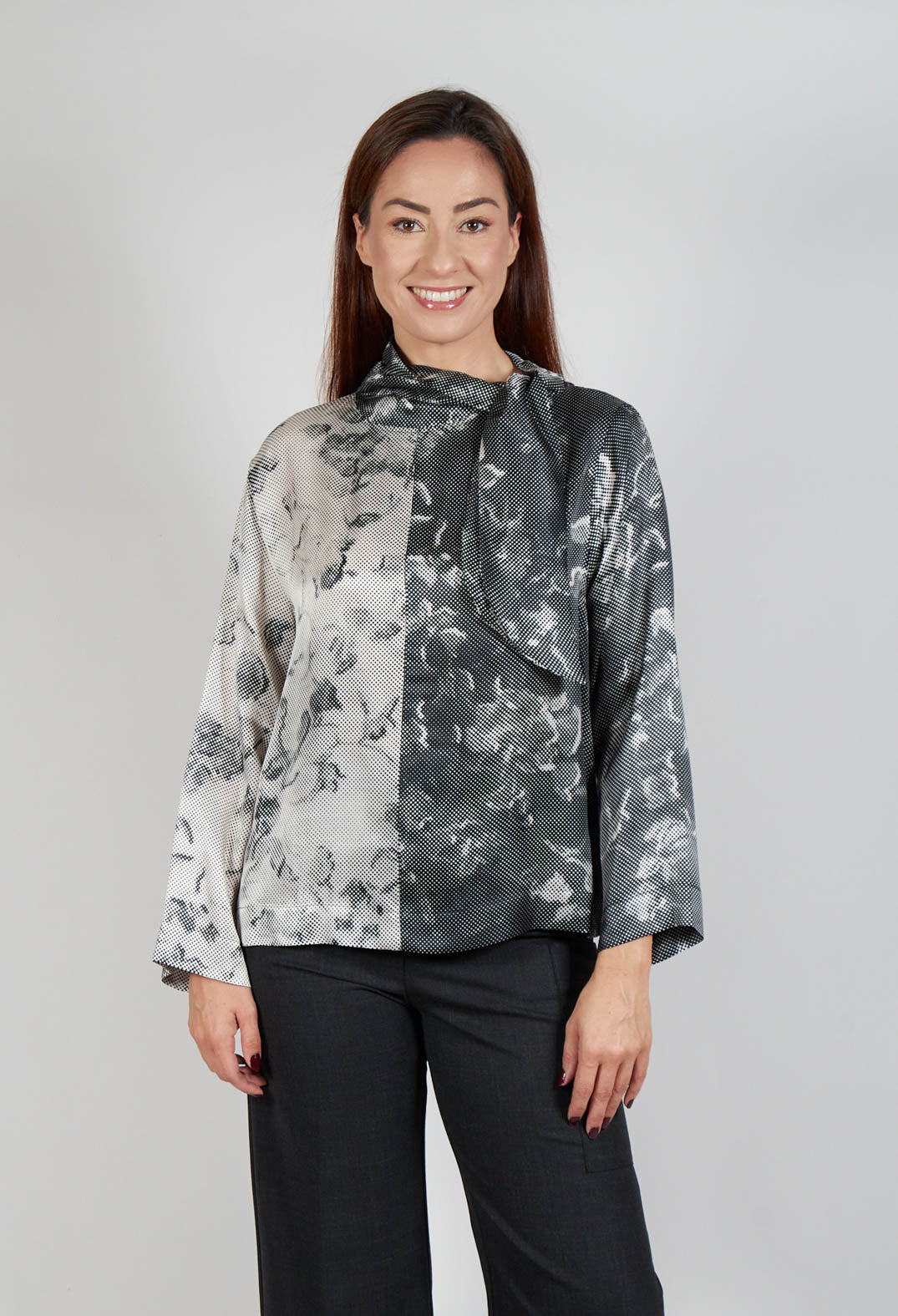 Amanda Blouse in Optical Grey