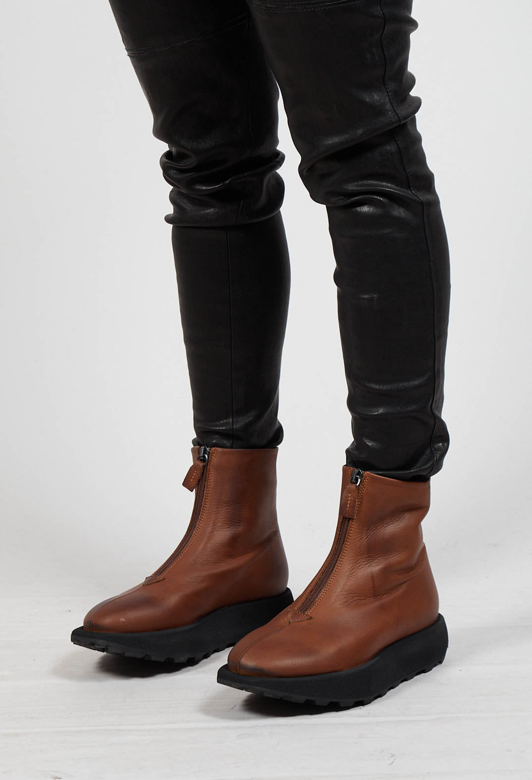 Ankle Boots with Curved Sole in Gasoline Caramello