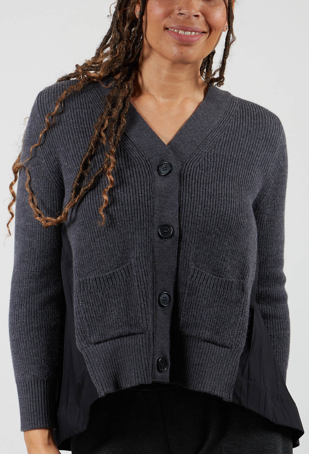 Back Pleated Cardigan in Antracite and Nero