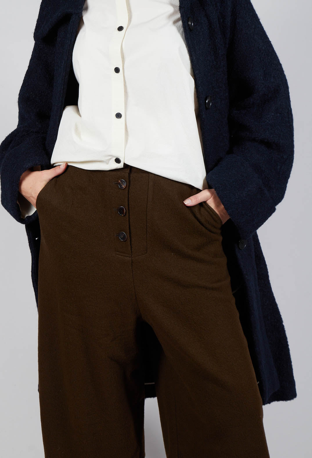 Barrel Leg Trousers in Brown