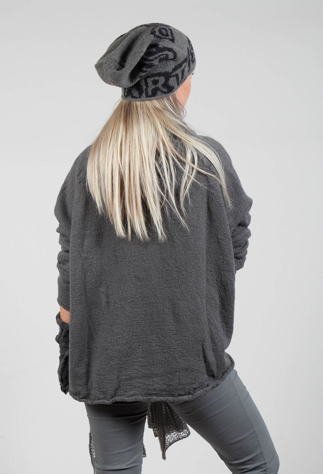 Beanie Hat in Rock Jacquard