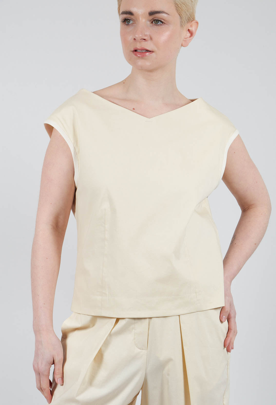 Becki Top in Beige