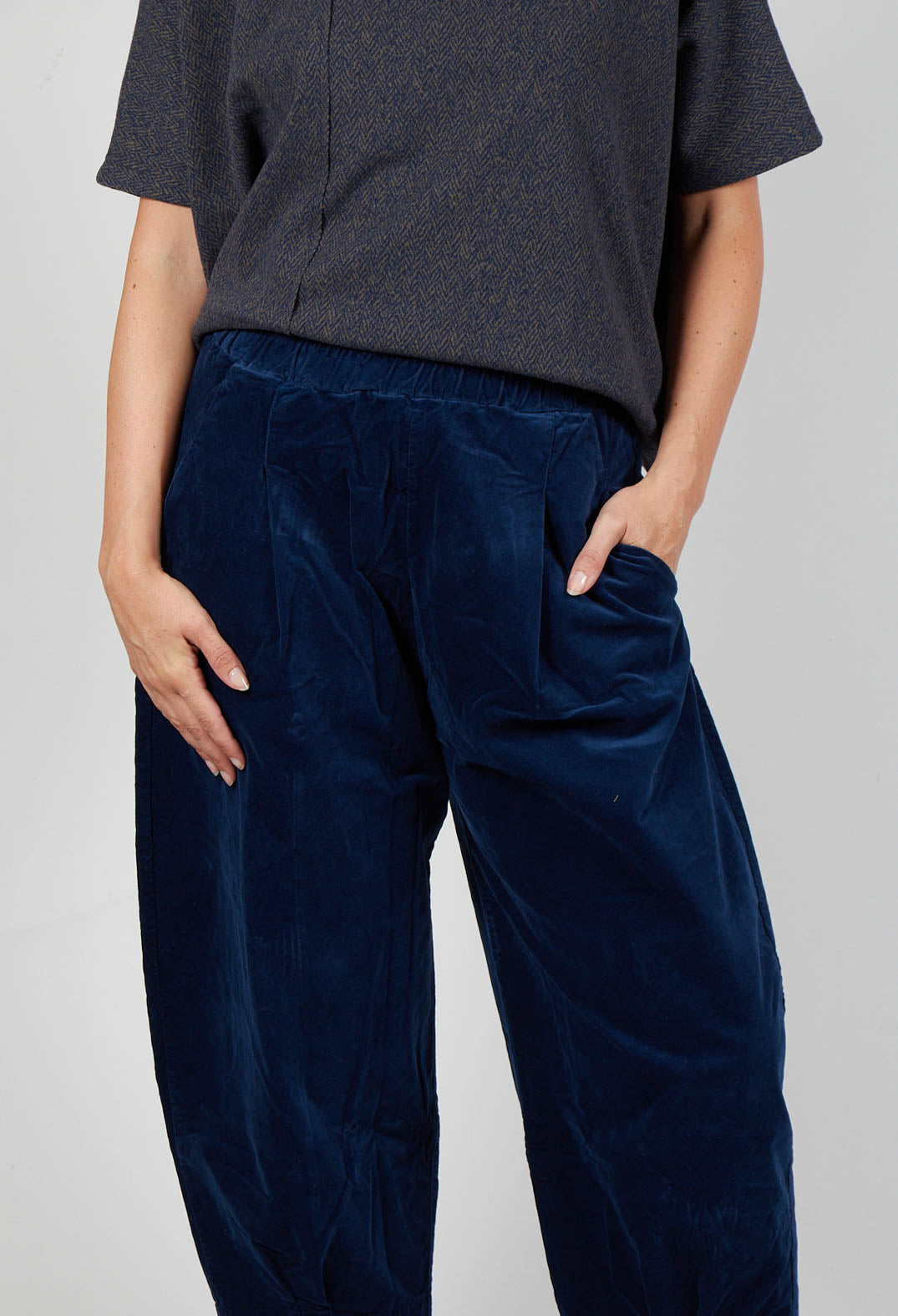 Bianco L Trousers in Blu