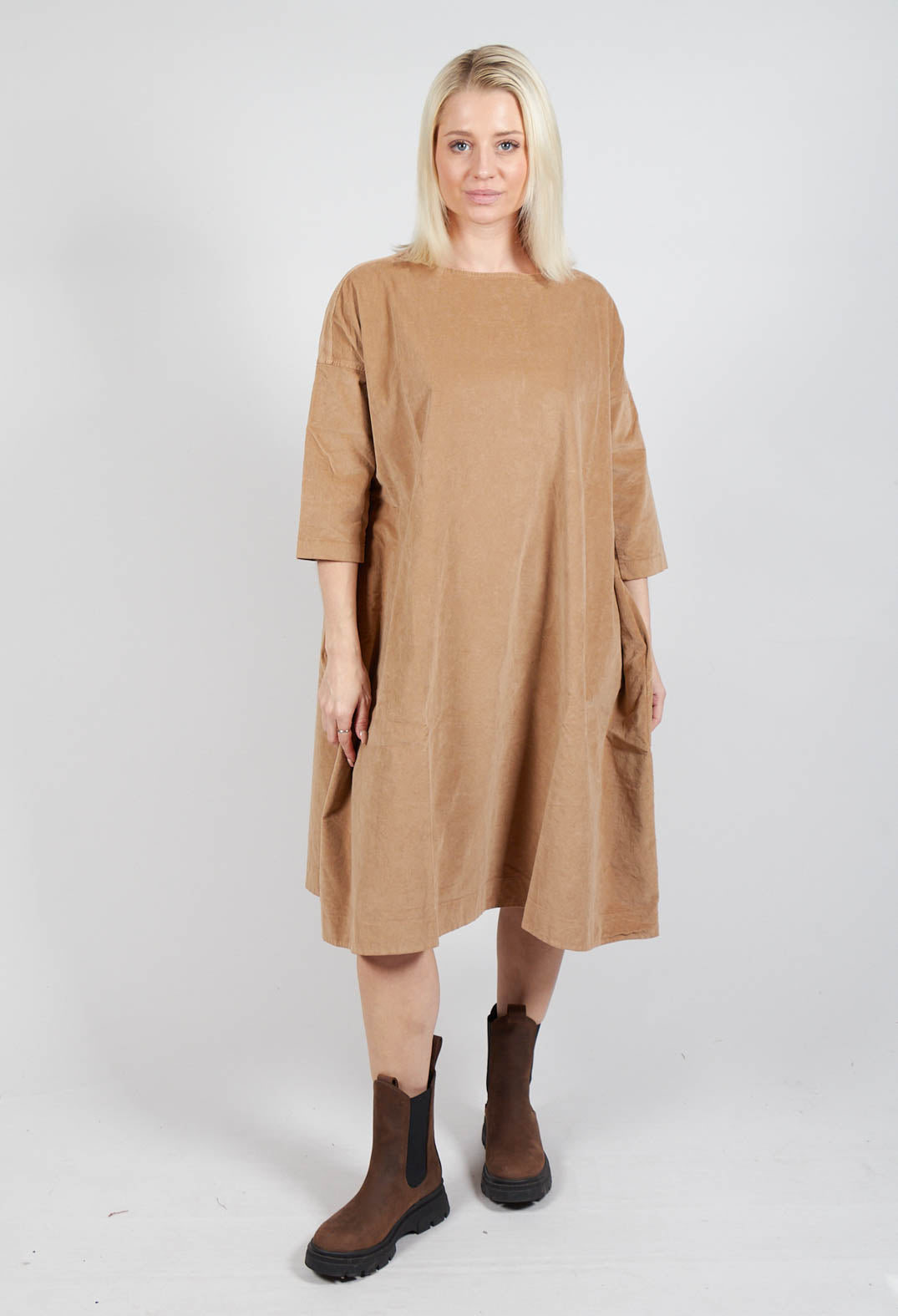 Boat Neck Dress V in Sugar