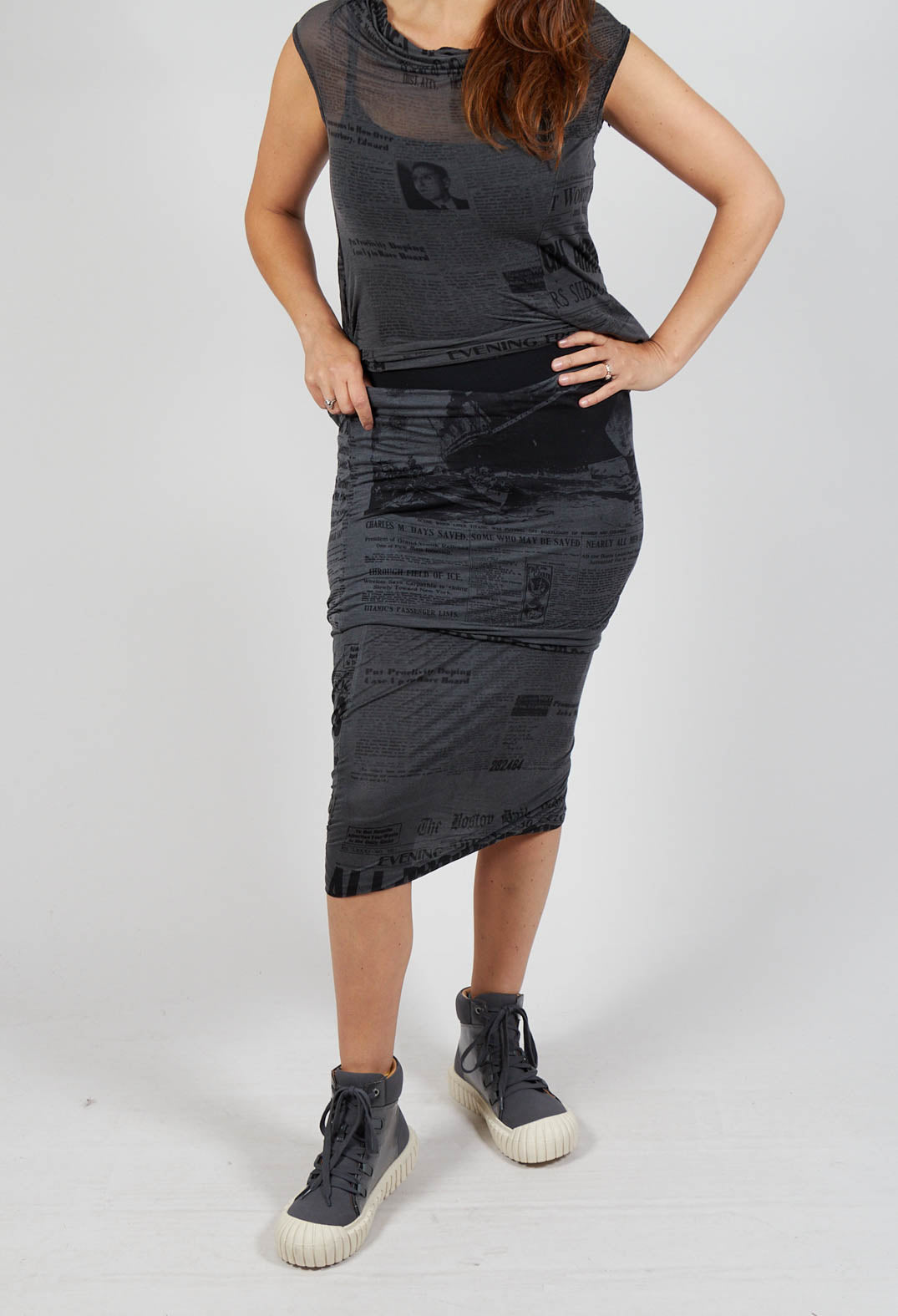 Bodycon Skirt in Coal Print Cloud