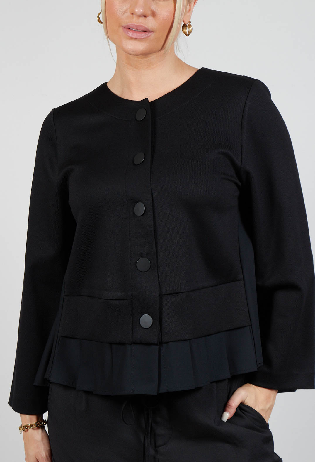 Button Up Statement Jacket in Nero