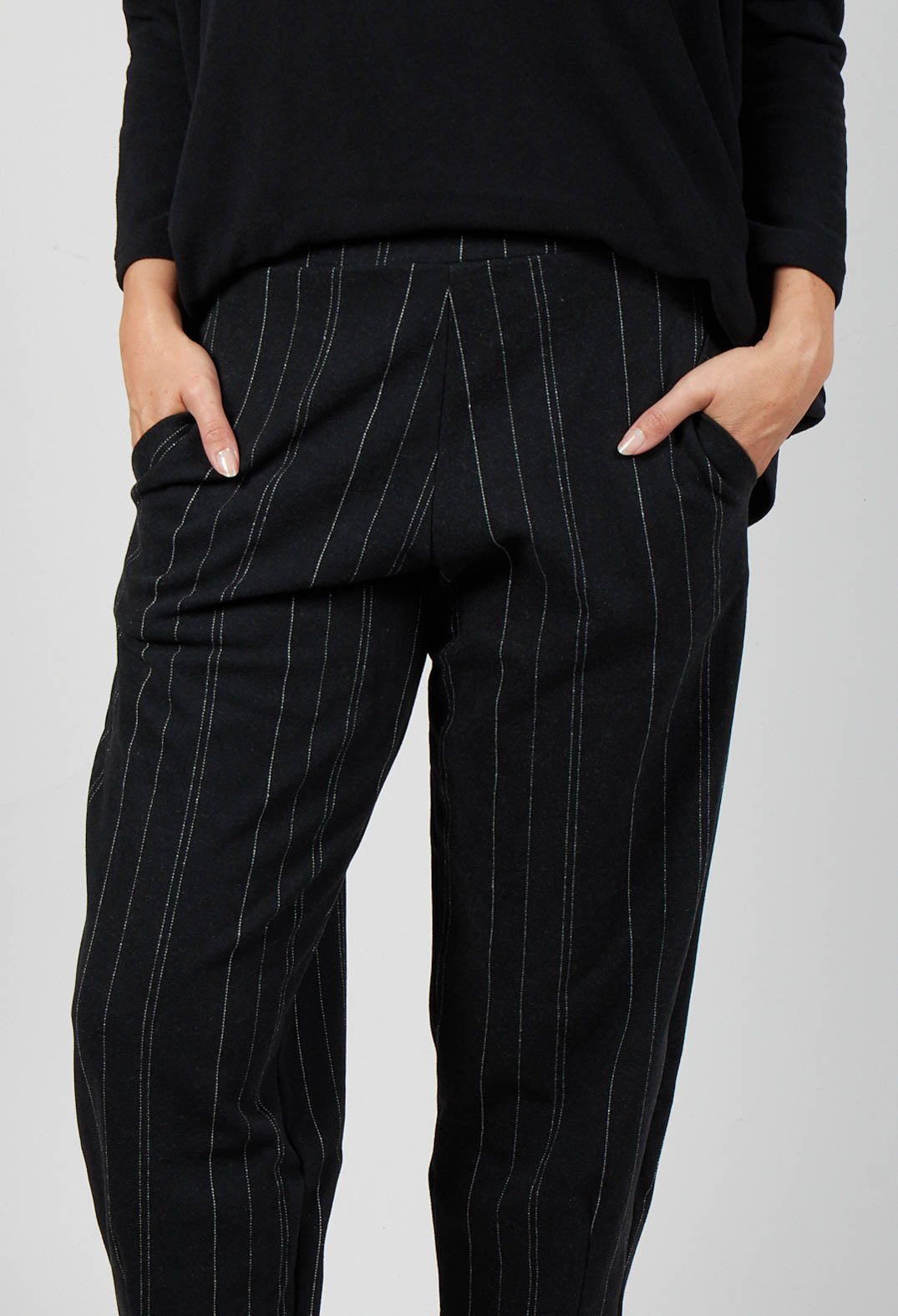 Cervo J Trousers in Nero 31319