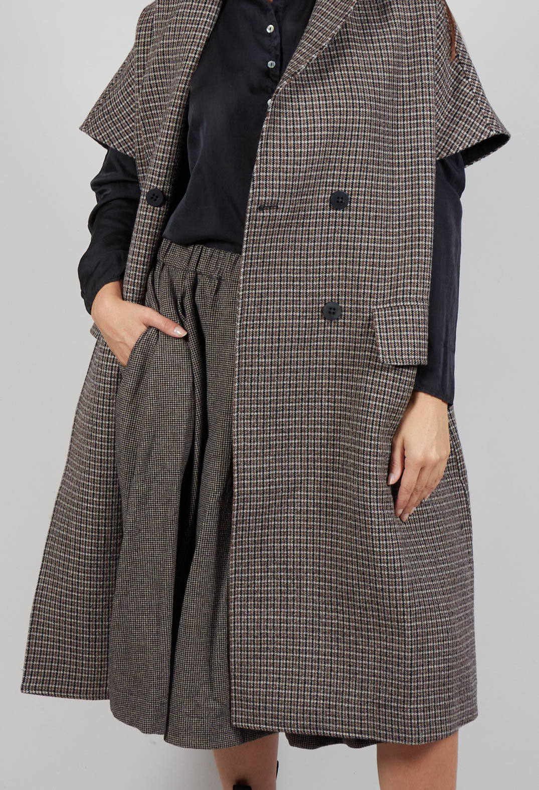 Check Wool Sleeveless Coat in Check