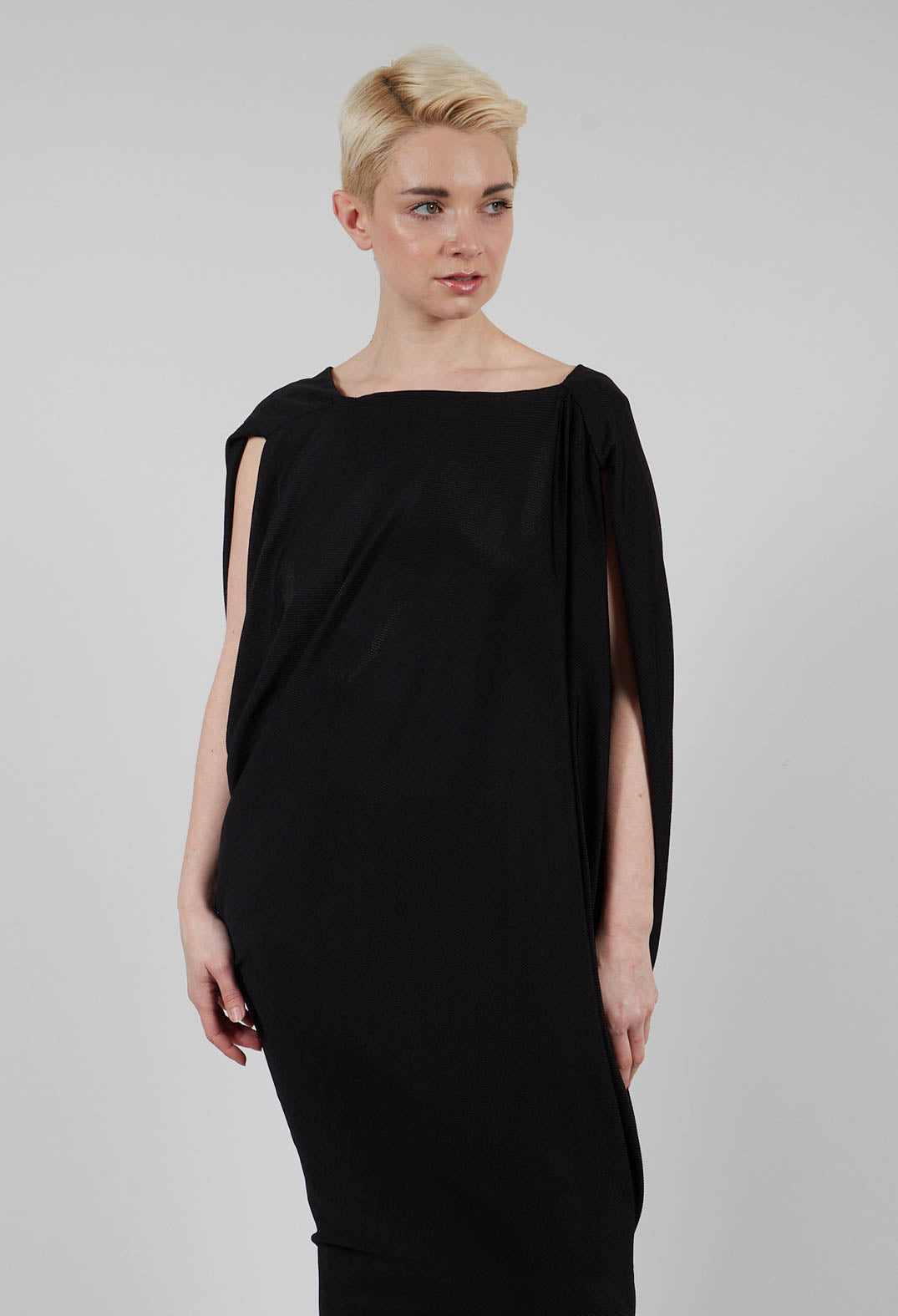 Chiva Dress in Black