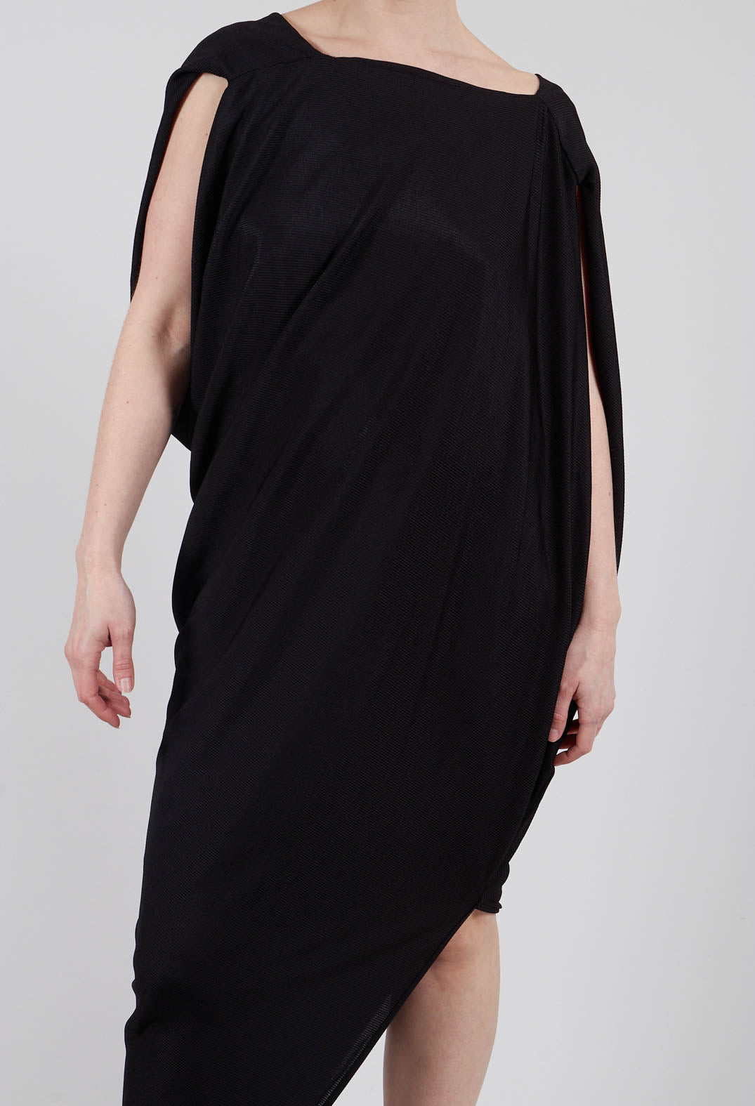 Chiva Dress in Black