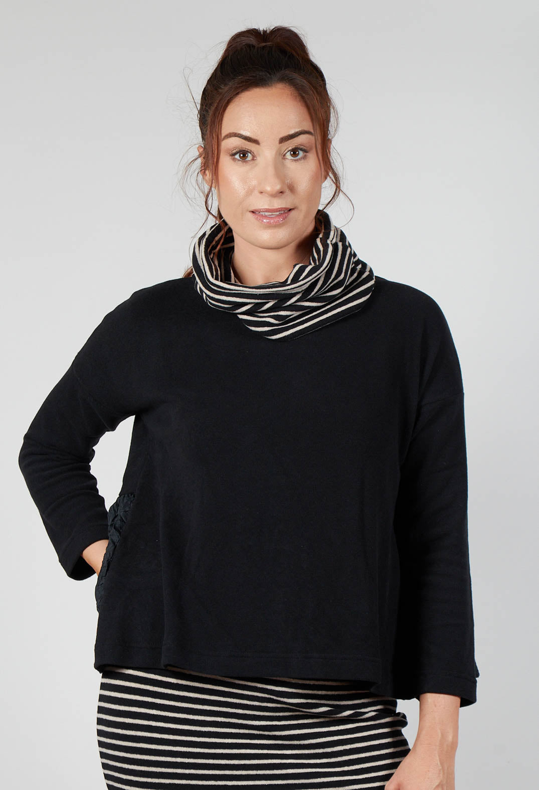 Colonia Scarf in Nero