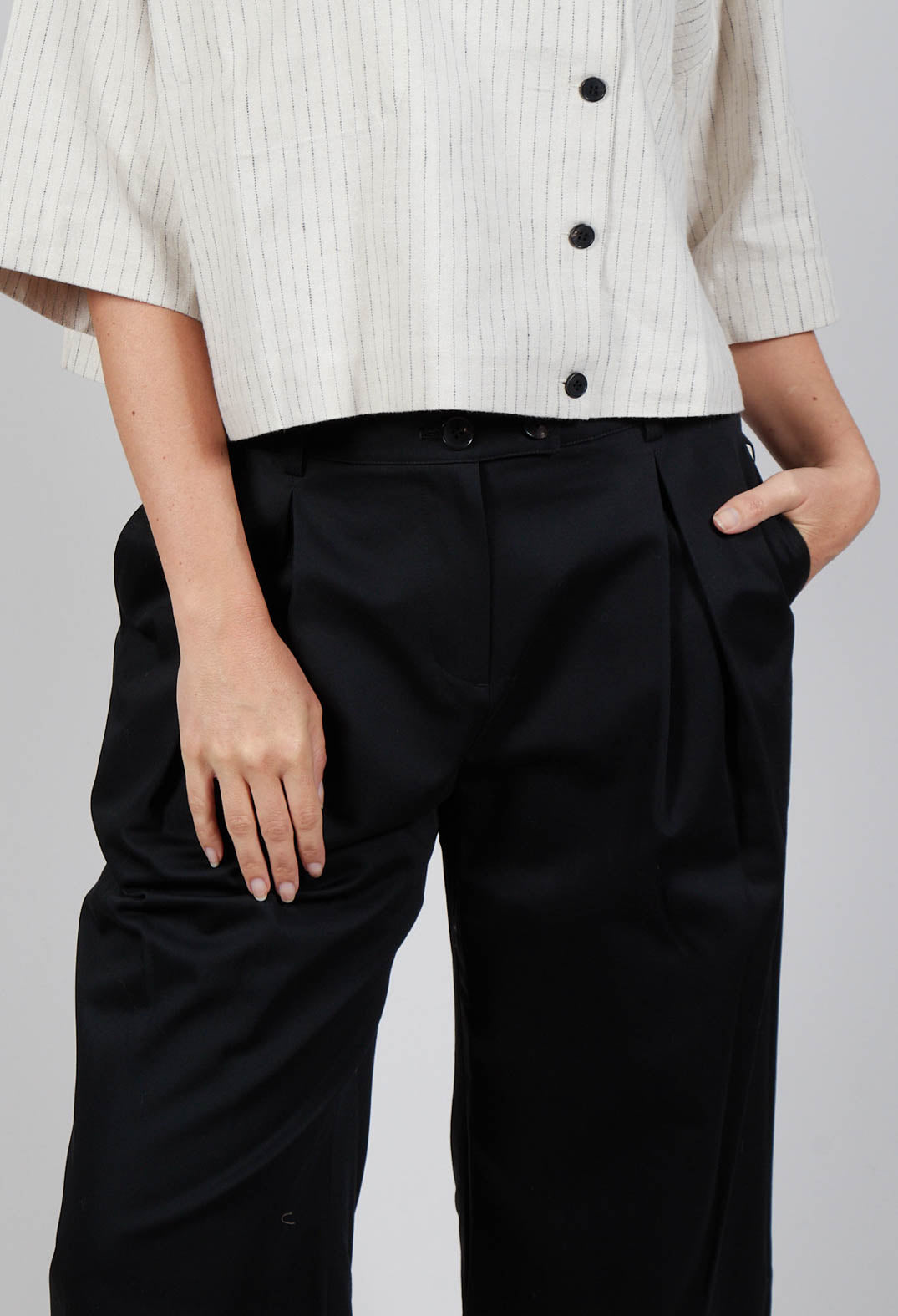 Contrast Hem Cotton Trousers in Black