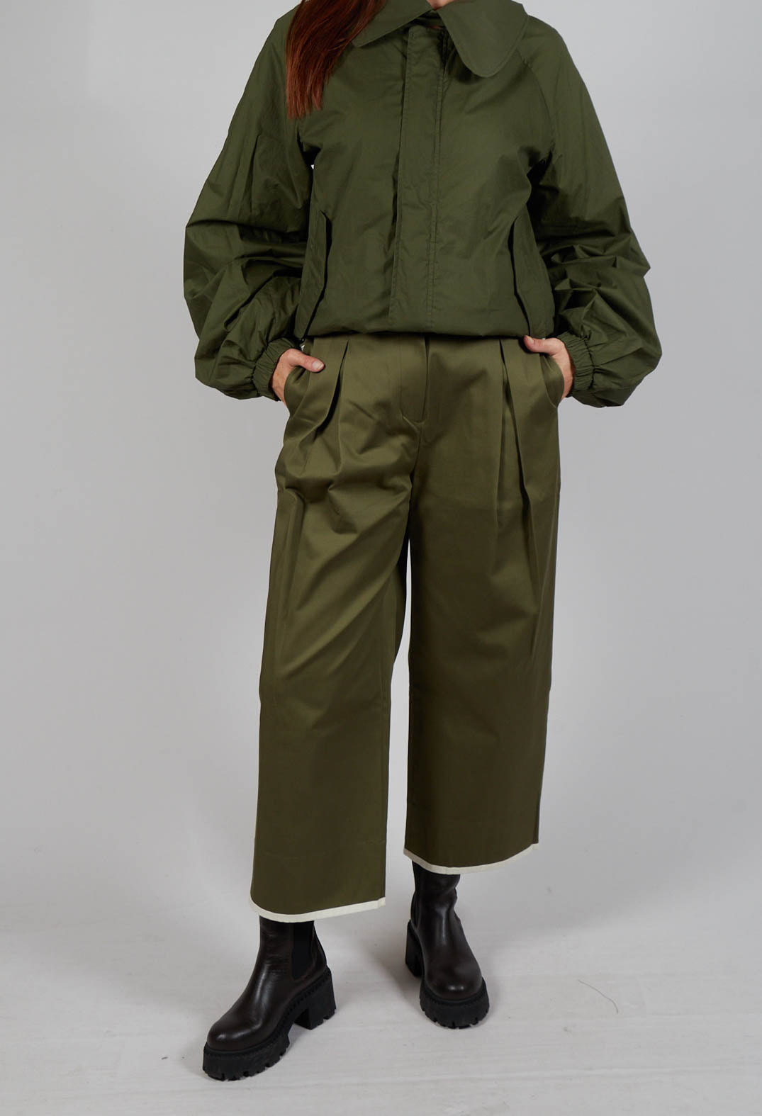 Contrast Hem Cotton Trousers in Olive