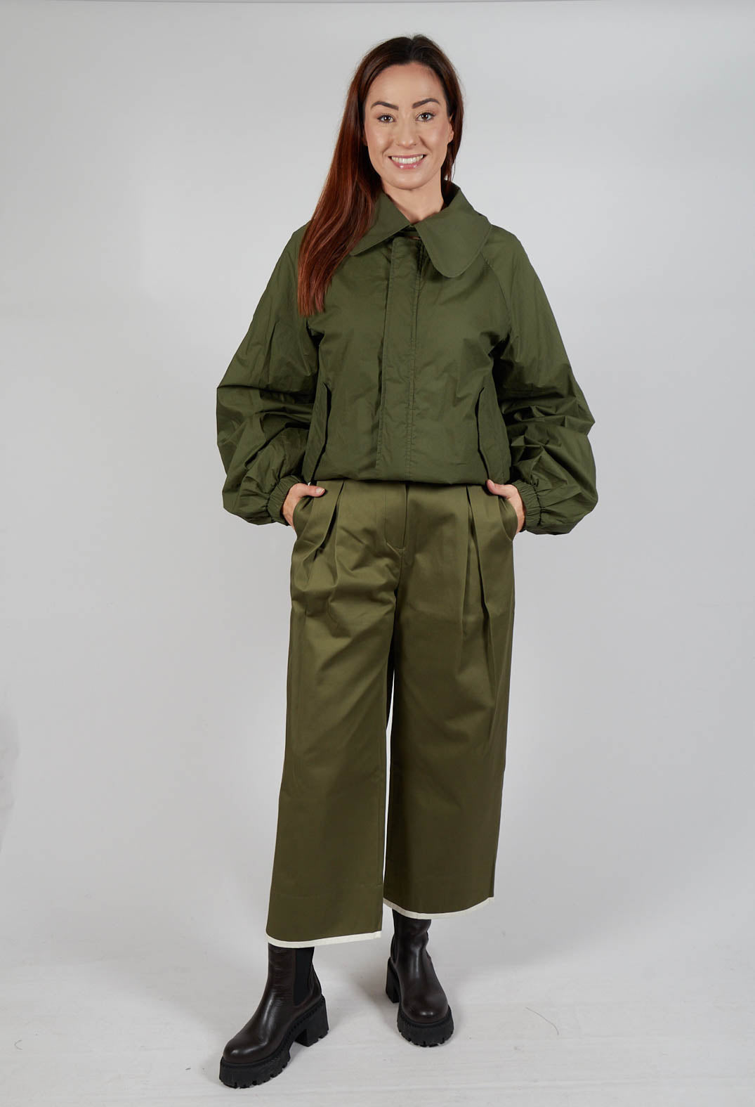 Contrast Hem Cotton Trousers in Olive