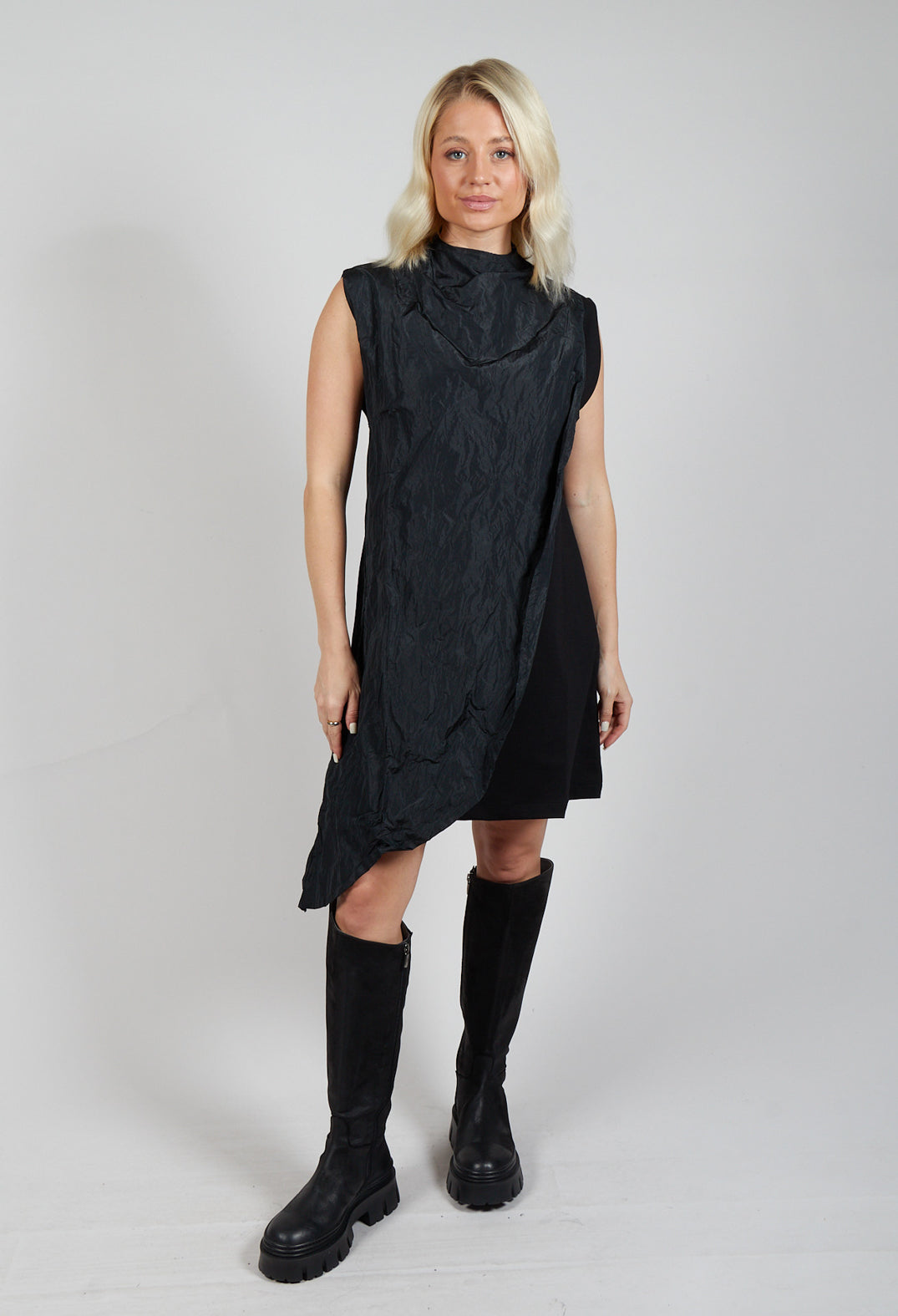 Contrasting Fabric Dress in Black