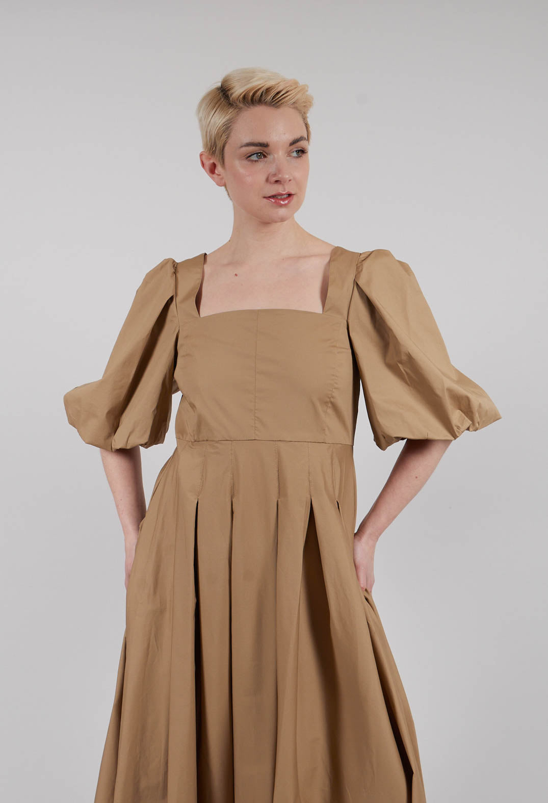 Cotton Poplin Pleated Dress in Veradero