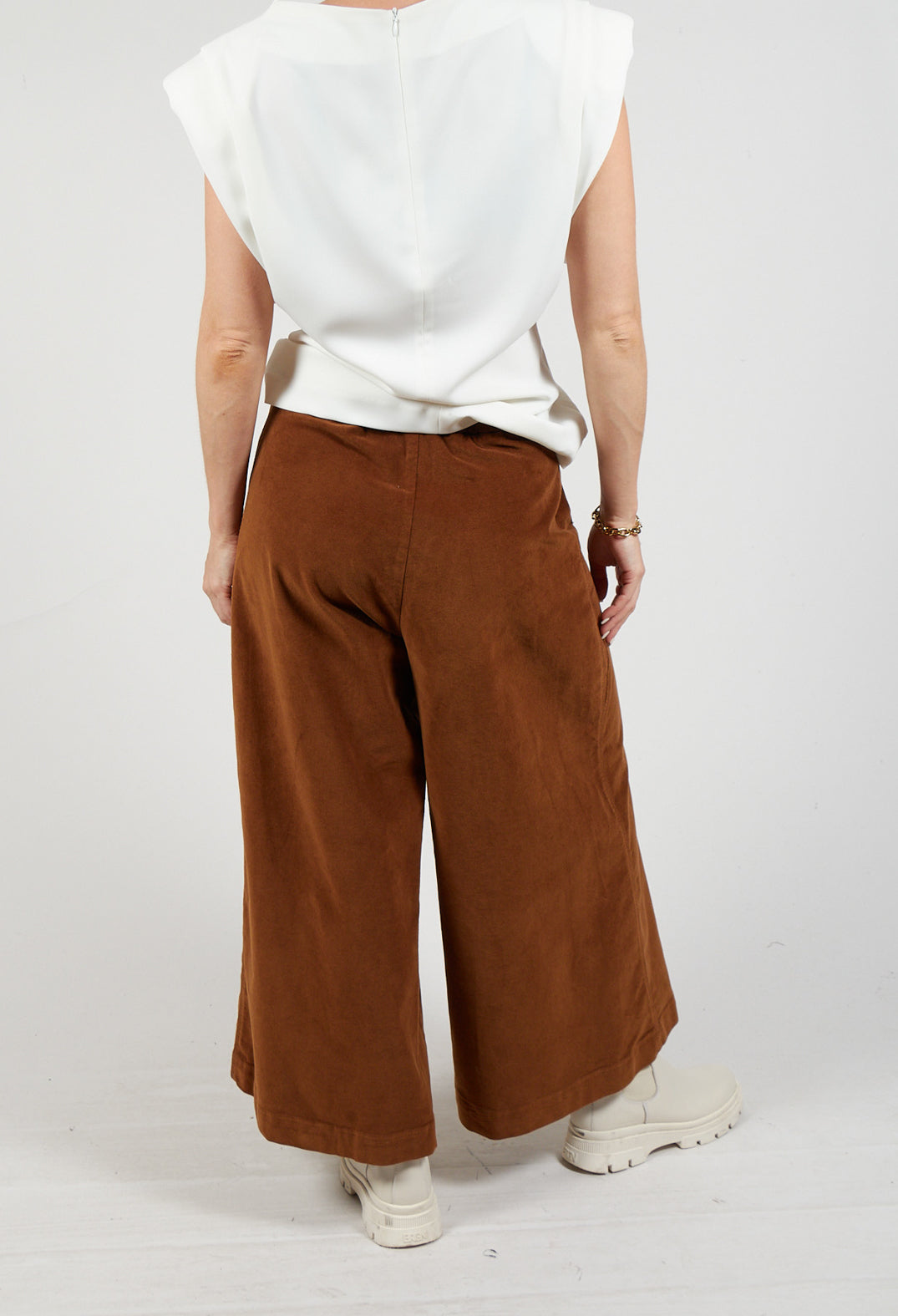 Cotton Trousers in Brown