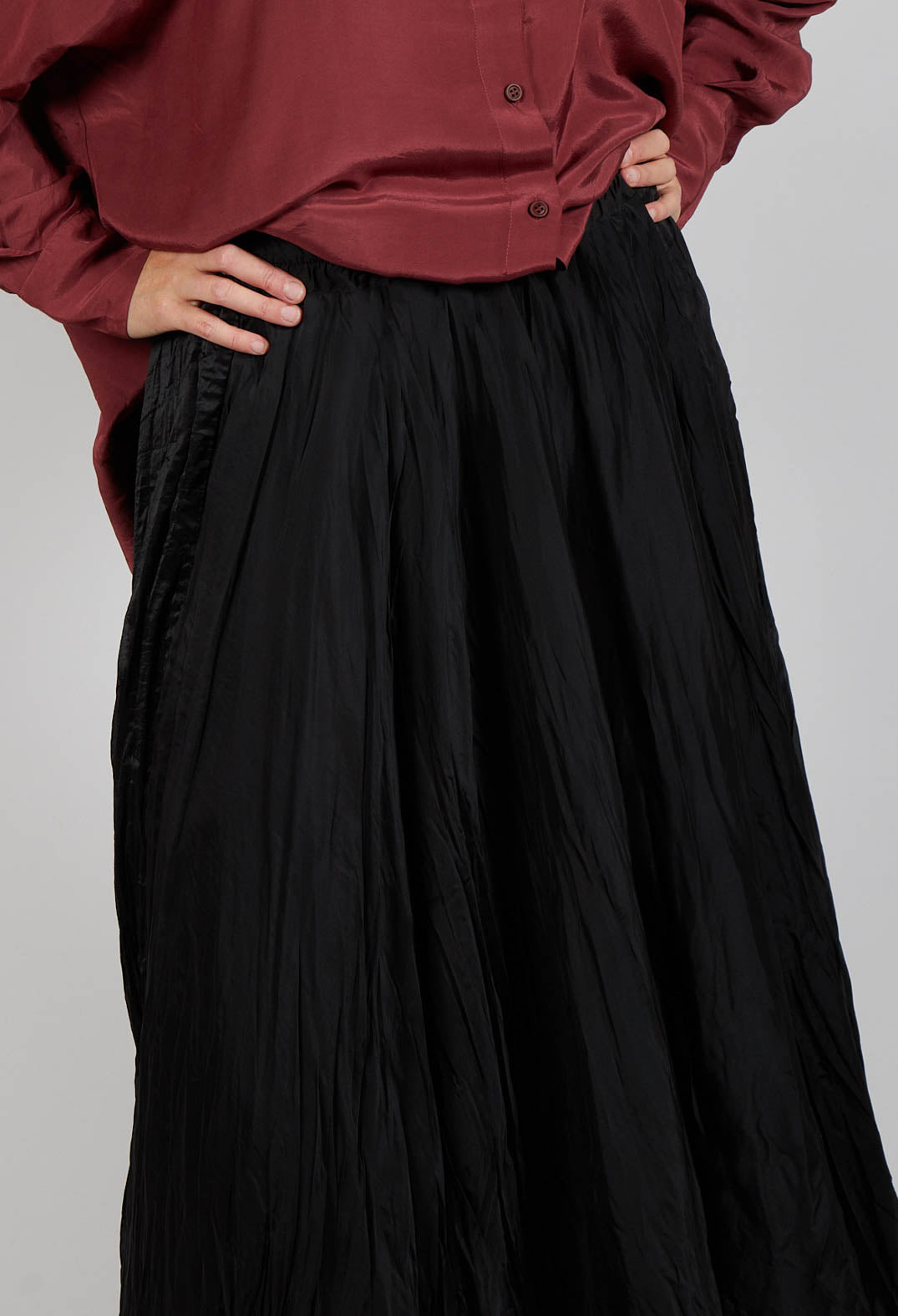 Crinkle Skirt in Black