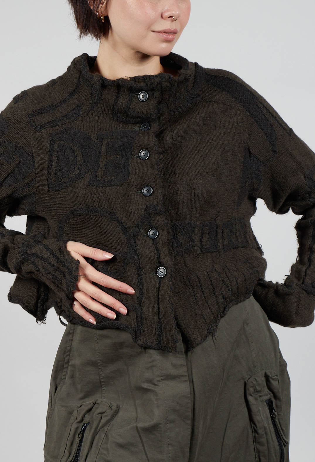 Cropped Fitted Cardigan in Jungle Jacquard