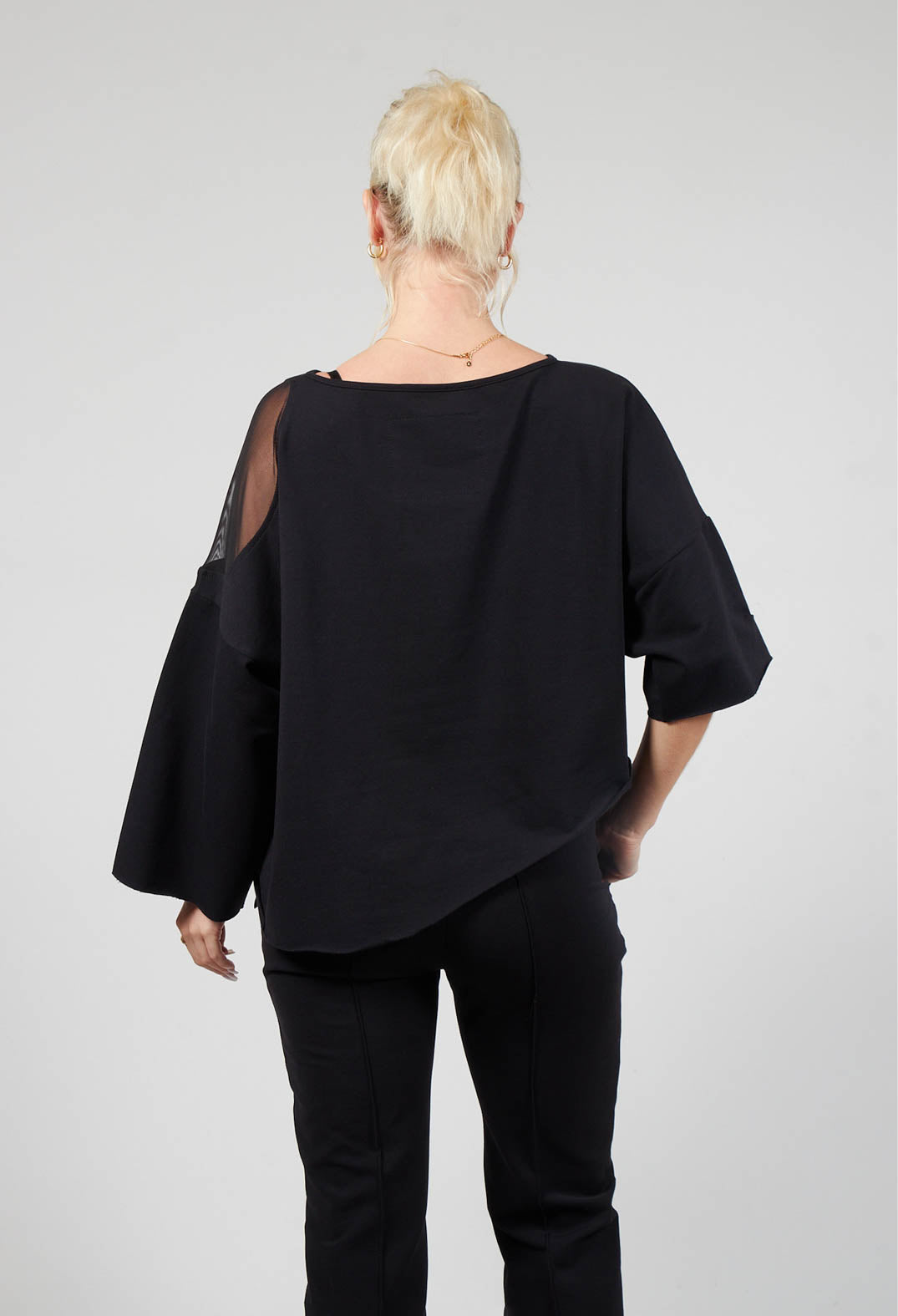 Cropped Jumper in Black