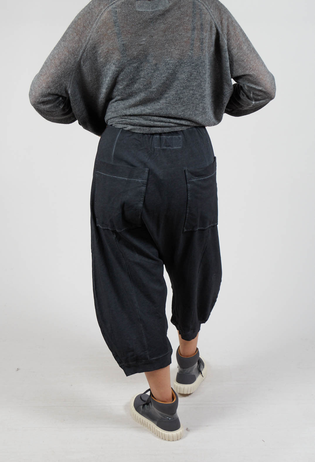 Cropped Leg Sweatpants in Coal Cloud