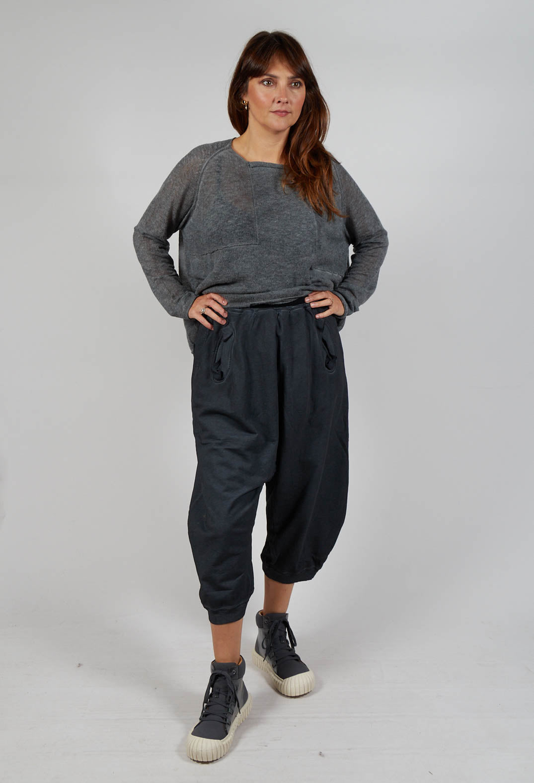 Cropped Leg Sweatpants in Coal Cloud