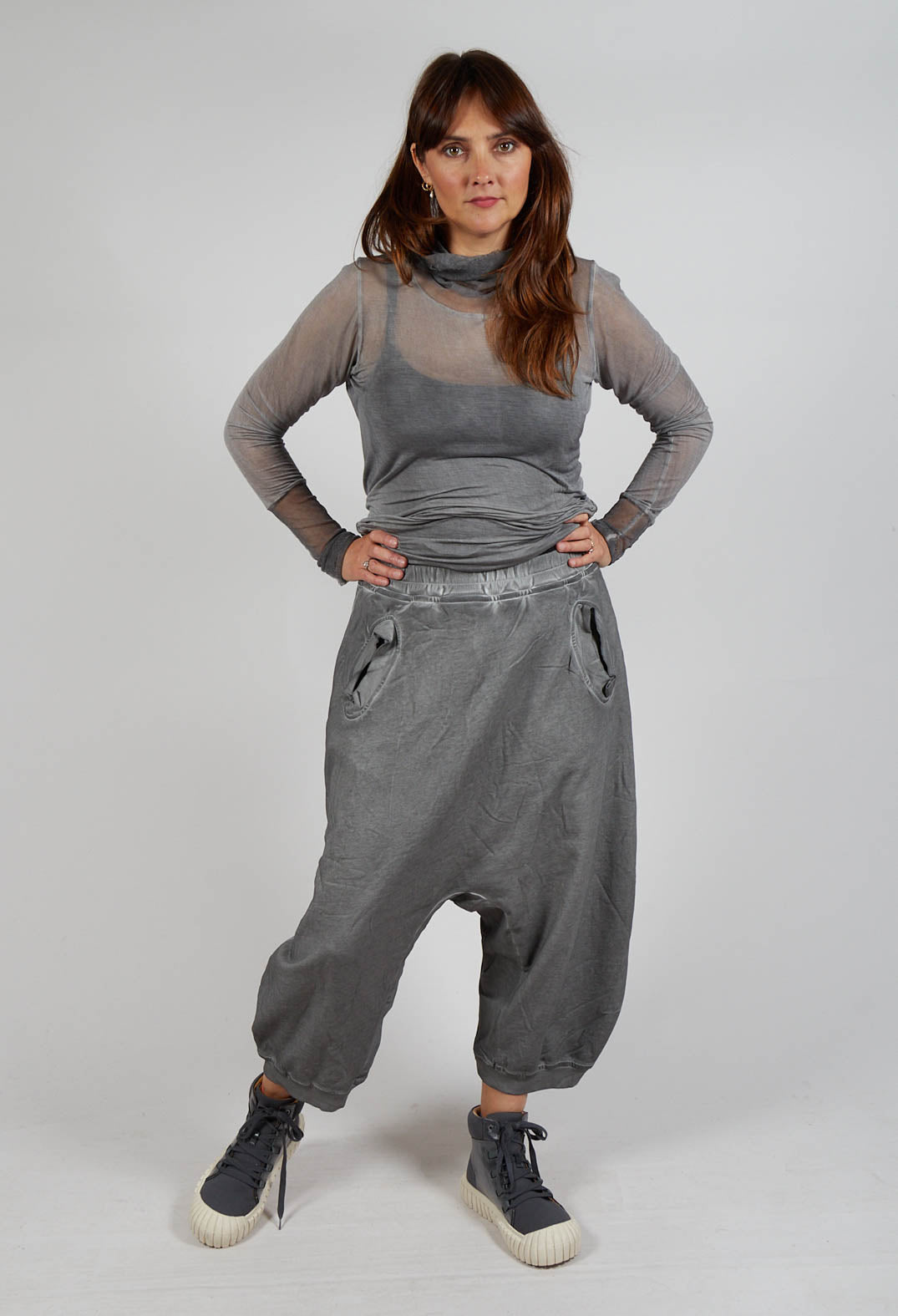 Cropped Leg Sweatpants in Pencil Cloud