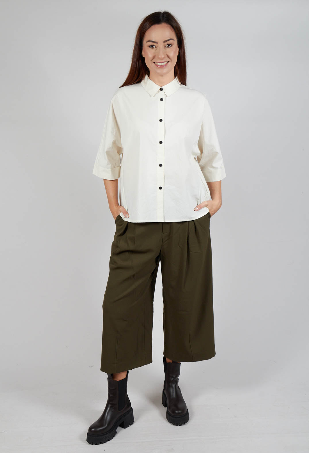 Cropped Pleated Trousers in Olive