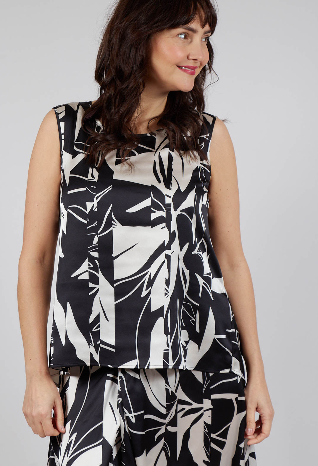 Cue Sleeveless Top in Black Print