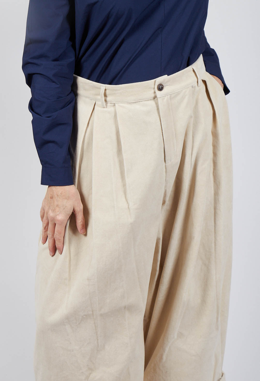 Cuffed Trousers in Natural