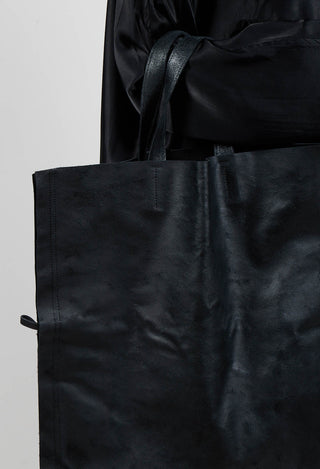 Cuvo Shoulder Bag in Black