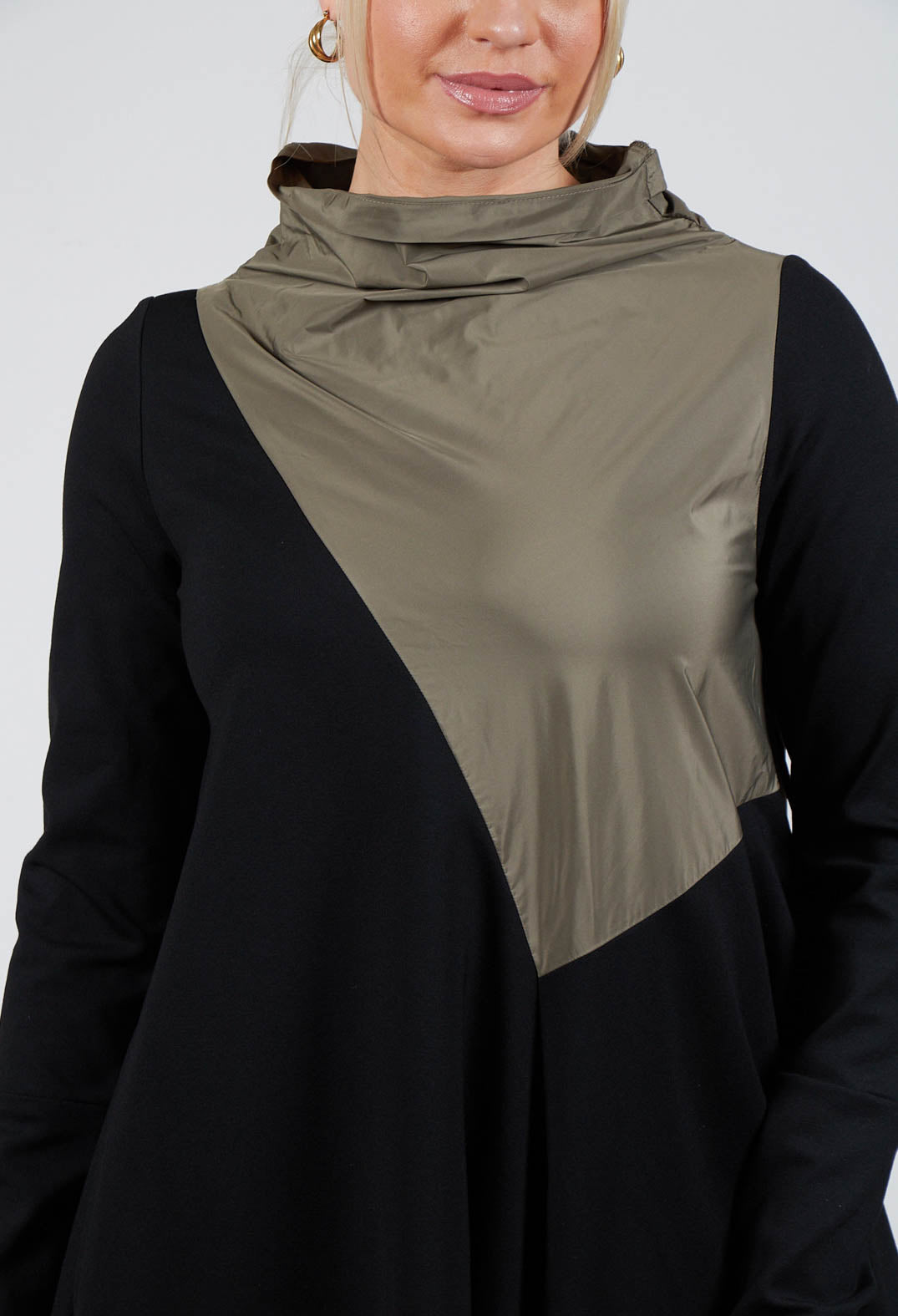 Cvek Dress in Black and Olive