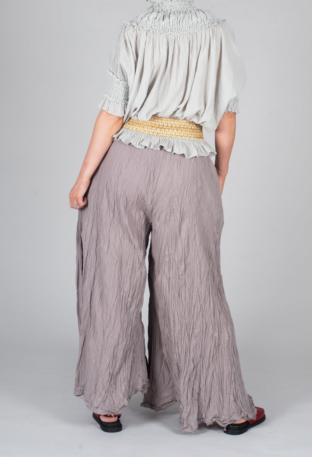 Bluhtextil Trousers in Hemd